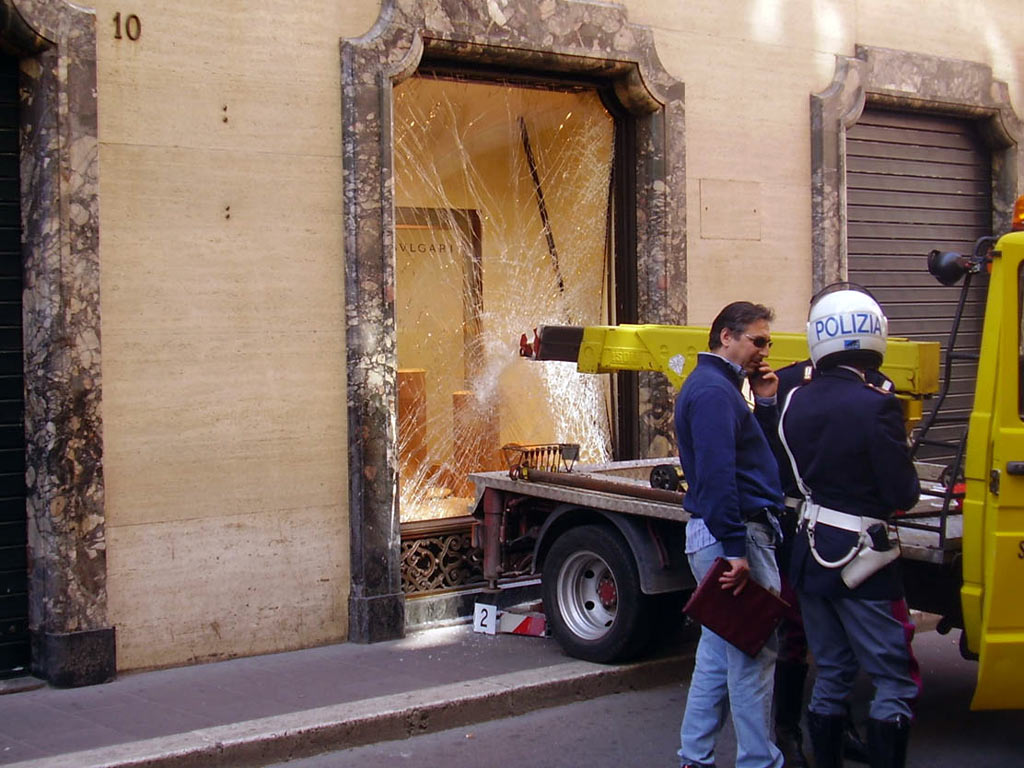 Silatec Glas verhindert Einbruch bei Bulgari in Rom